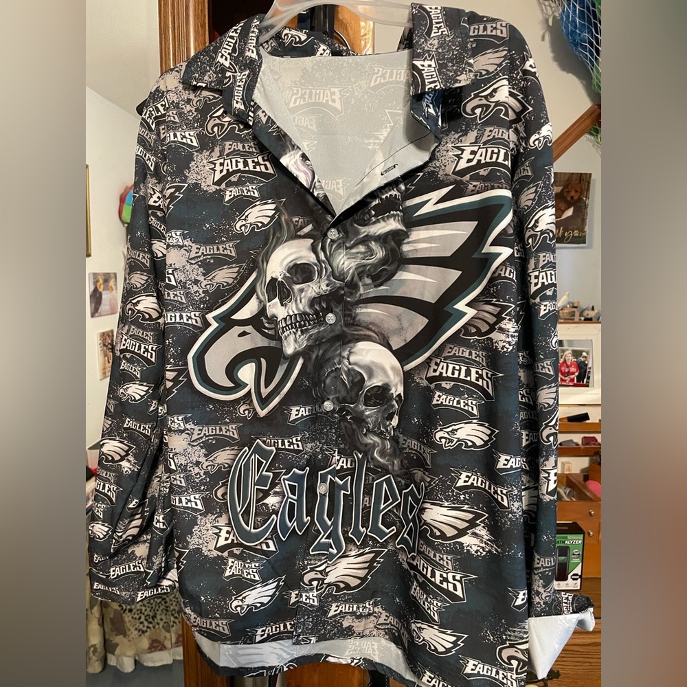 Silky like Eagles blouse with skulls l/s -14